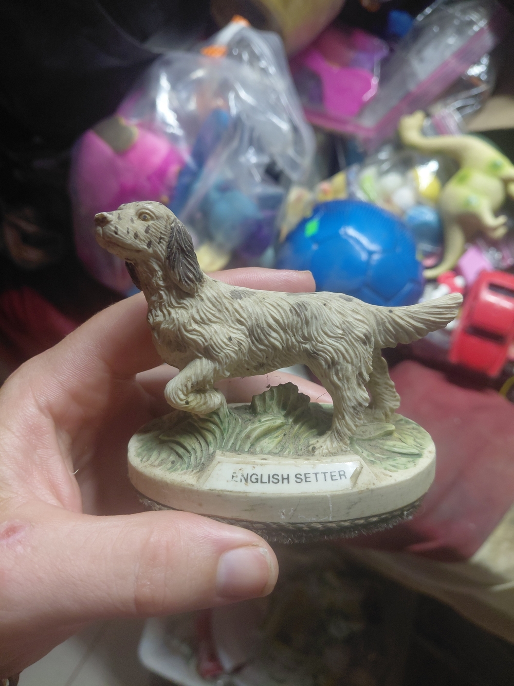 English Setter Figurine in Beige - Decorative Home Accent
